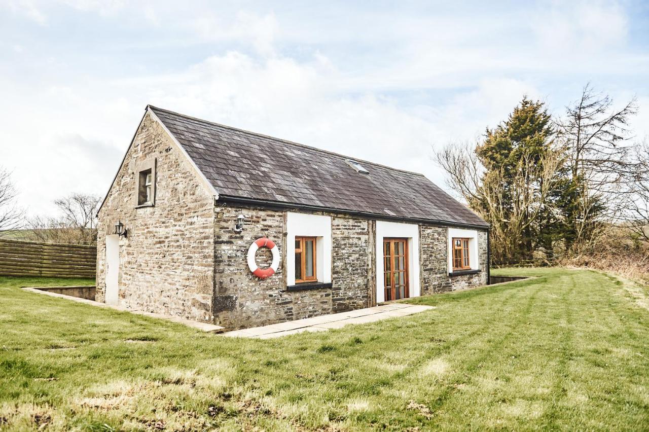 Penuwch Boathouse- Lakeside Rural Cottage Ideal For Families With Indoor Heated Pool Кармартен Экстерьер фото